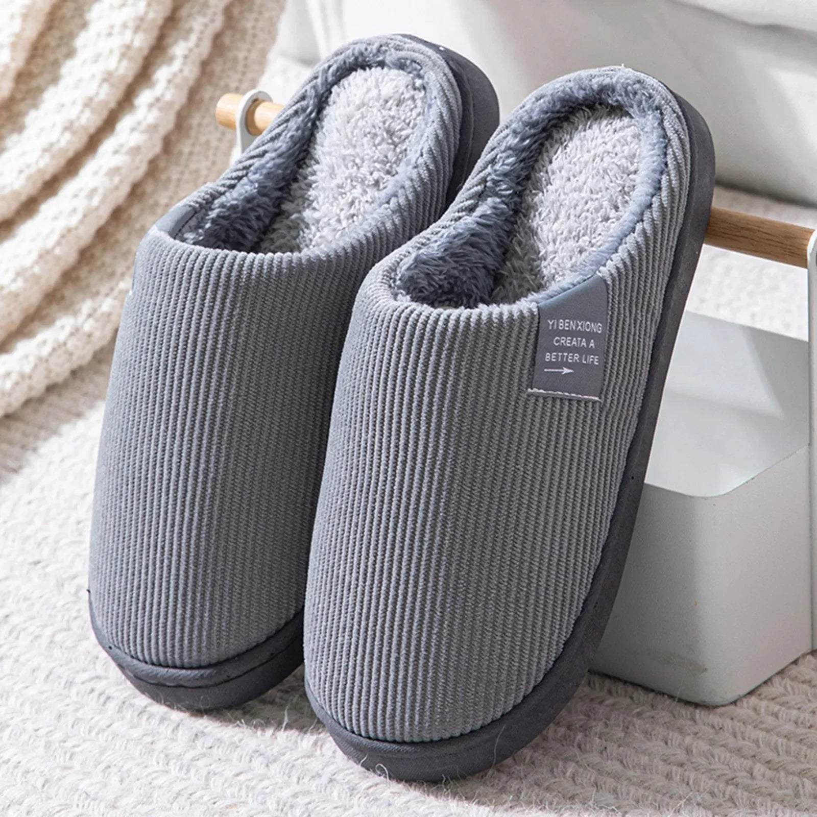 Plüschige, weiche, wärmeisolierte Hausschuhe – rutschfeste Winter-Flats für drinnen